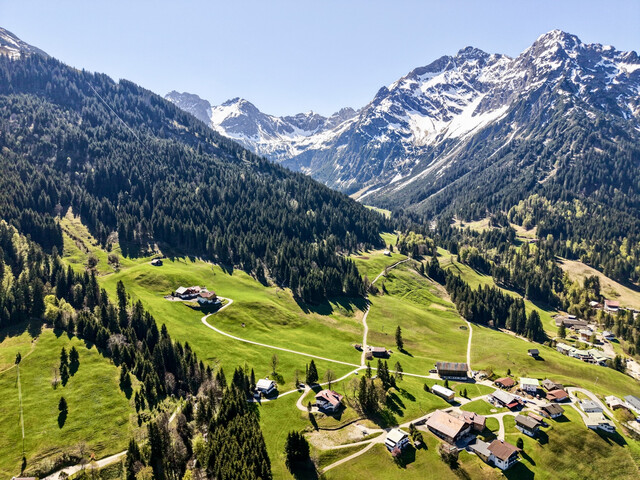 Panorama pur – charmantes Alpenhaus in spektakulärer Lage!