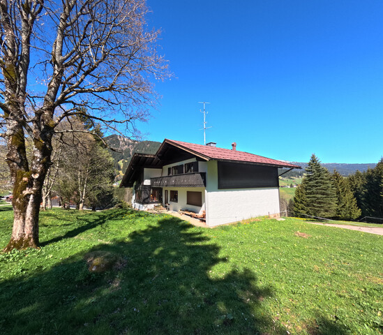 Panorama pur – charmantes Alpenhaus in spektakulärer Lage!