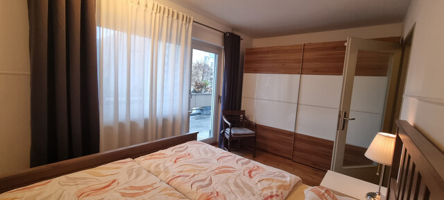 Voll möblierte und kompett ausgestattete Dachgeschoss Eckwohnung zu vermieten.