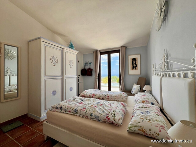 Mediterranes Anwesen mit Weinberg, Olivenhain & Meerblick – Badesi, Sardinien