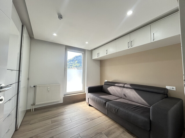 2 Zimmer-Wohnung  |  Toplage  |  große Terrasse  |  saniert