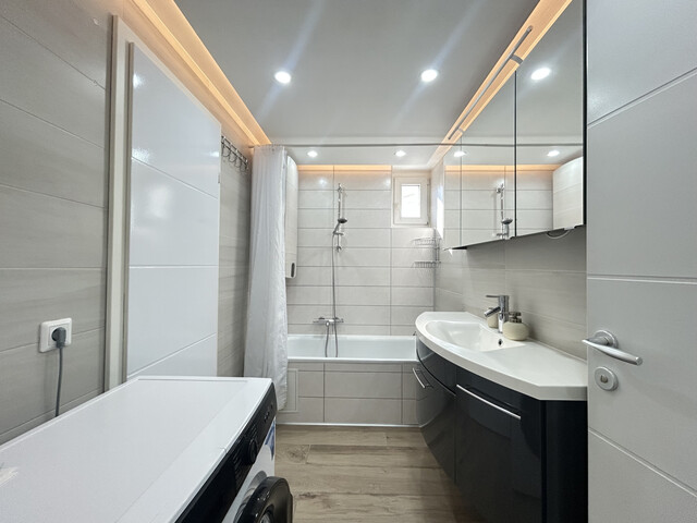 2 Zimmer-Wohnung  |  Toplage  |  große Terrasse  |  saniert