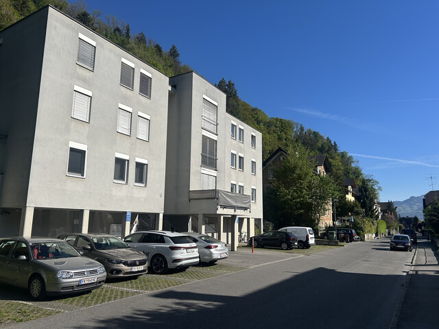 2 Zimmer-Wohnung  |  Toplage  |  große Terrasse  |  saniert
