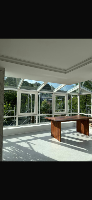 Helle, ruhige Wohnung mit Balkon, Terrasse, Wintergarten, Keller und Fahrradabstellraum