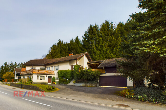 Ein Zuhause mit Charakter: 
1.234 m² Grund und nur ein Steinwurf von der Schweiz entfernt