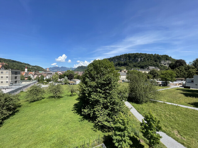 Zentrumsnah & im Grünen – 2 Zimmerwohnung mit Terrasse und Tiefgarage in Feldkirch