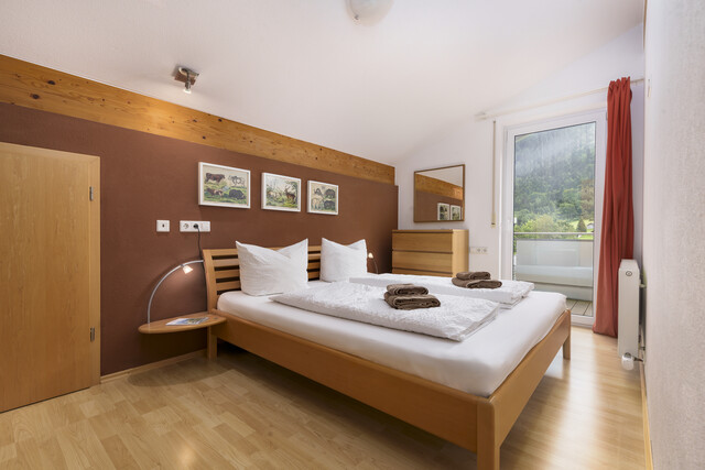 Ferienhausgewidmete 4-Zimmer-Maisonette mit Garage – Nähe Arlberg
