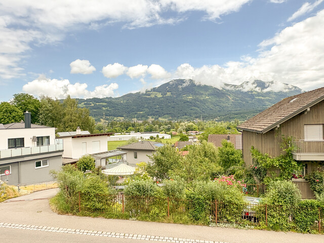 Tolles Einfamilienhaus in Hanglage mit Keller und Garage