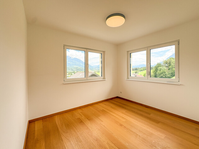 Tolles Einfamilienhaus in Hanglage mit Keller und Garage