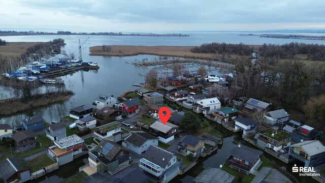 Ferienhaus am Bodensee - Wohnen direkt am Wasser mit Bootsgarage