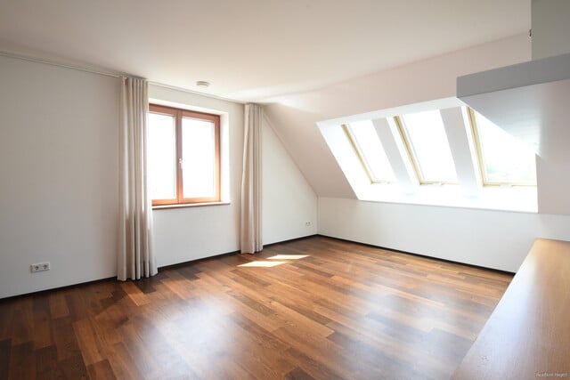 3 Zimmerwohnung mit Tiefgaragenplatz in TOP Lage zu vermieten!