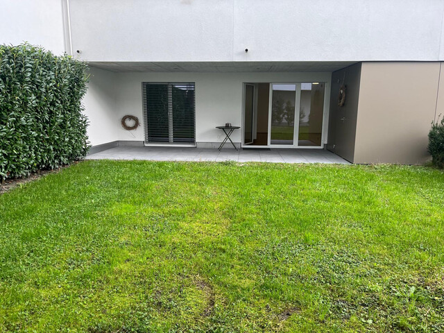 4 Zimmer Wohnung mit großem privaten Garten (Innenhof) 