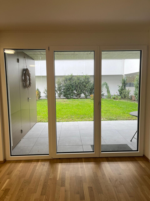 4 Zimmer Wohnung mit großem privaten Garten (Innenhof) 