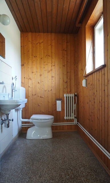 Großzügiges Grundstück mit älterem Wohngebäude 