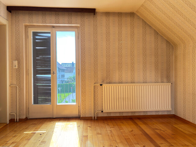 Großzügiges Grundstück mit älterem Wohngebäude 