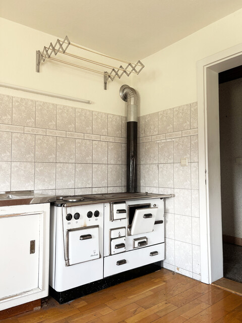 Großzügiges Grundstück mit älterem Wohngebäude 