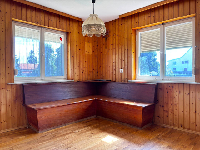 Großzügiges Grundstück mit älterem Wohngebäude 