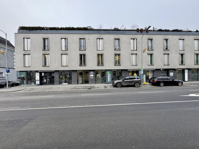 Zentrale Praxis-Bürofläche mit Tiefgaragenplatz