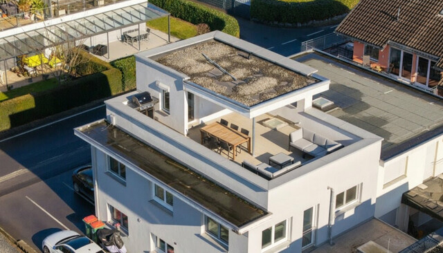 Koblach: Moderne 3-Zimmer-Maisonettwohnung mit riesiger Dachgeschoss-Terrasse!