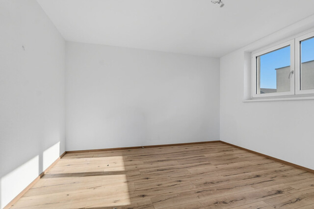 Koblach: Moderne 3-Zimmer-Maisonettwohnung mit riesiger Dachgeschoss-Terrasse!