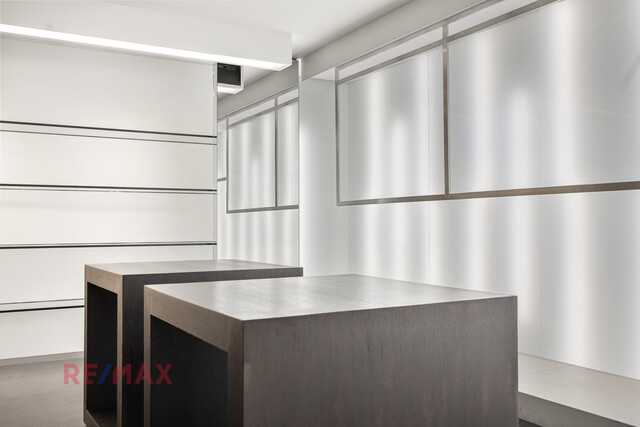 Dornbirn Marktplatz-Einzigartige Verkaufsfläche wartet auf Ihre Vision!