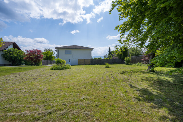 Ruhig und sonnig gelegenes Baugrundstück zu verkaufen