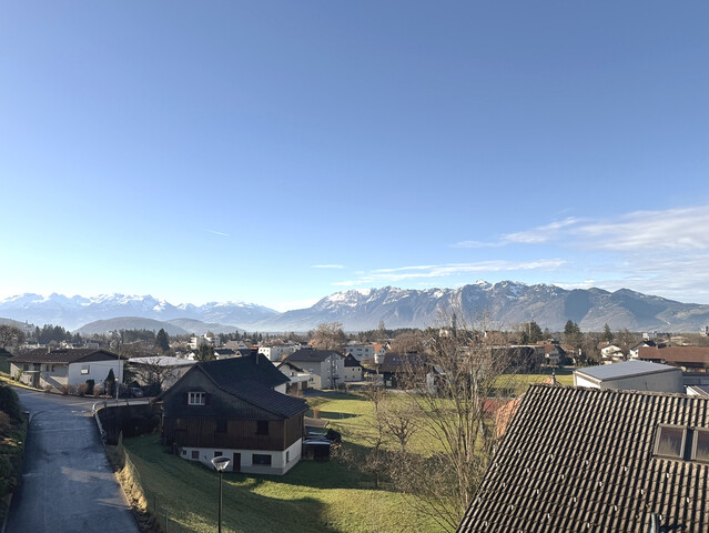 Moderne 3-Zimmer-Neubauwohnung mit Bergpanorama in Muntlix