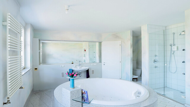 nur 2.465€/m2 Nutzfläche | Hard | Investitionspotential in gefragter Lage: Wohn- und Geschäftsgebäude mit 5 Einheiten