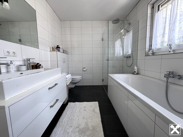 Neuwertiges Einfamilienhaus - Koffer packen und einziehen
