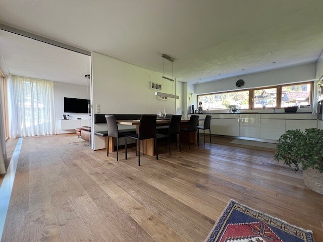 Architektenhaus in sehr sonniger und ruhiger Lage mit traumhaftem Bergblick!