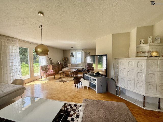 Feldkirch: Haus mit ca. 150 m2 Wohnfläche - ca. 1000 m² Grundstück & Ausbauoption!