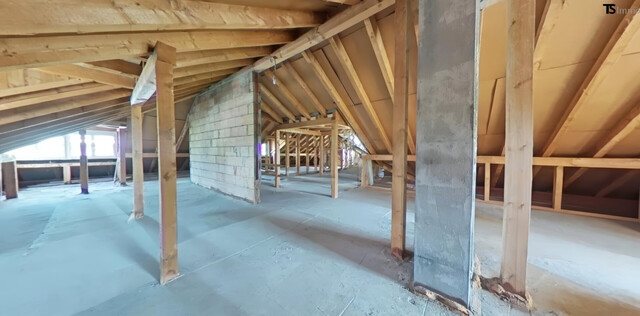 Feldkirch: Haus mit ca. 150 m2 Wohnfläche - ca. 1000 m² Grundstück & Ausbauoption!