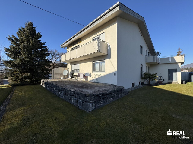 Gepflegtes Zweifamilienhaus in unschlagbarer Lage!