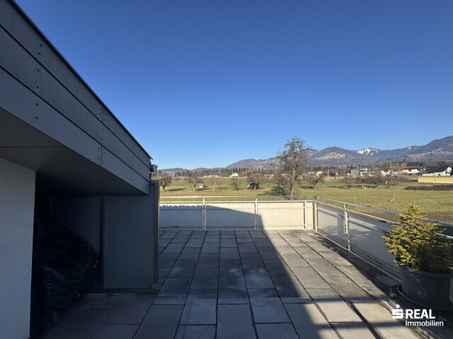 Gepflegtes Zweifamilienhaus in unschlagbarer Lage!