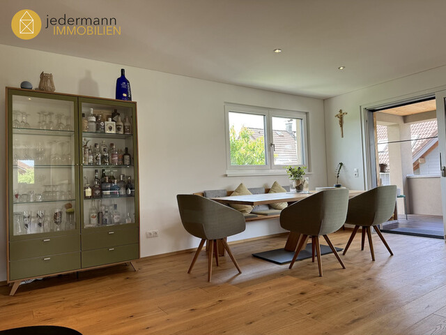 MEININGEN: Modern, gemütlich, neuwertig. Haus in Grenznähe!