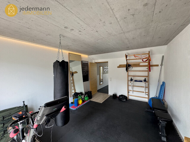 MEININGEN: Modern, gemütlich, neuwertig. Haus in Grenznähe!