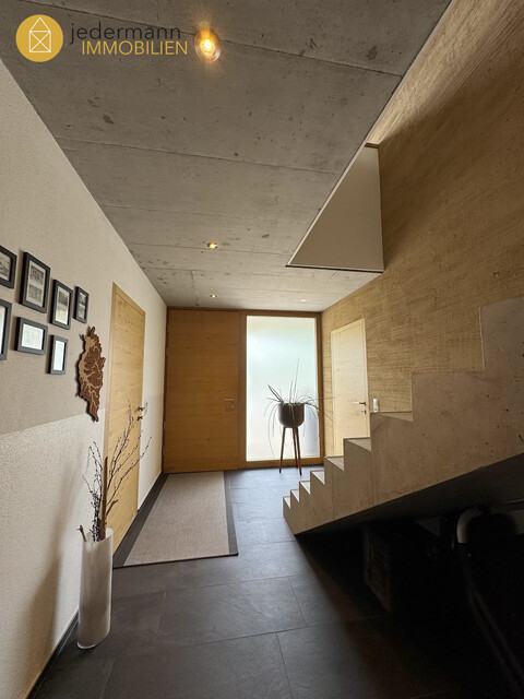 MEININGEN: Modern, gemütlich, neuwertig. Haus in Grenznähe!