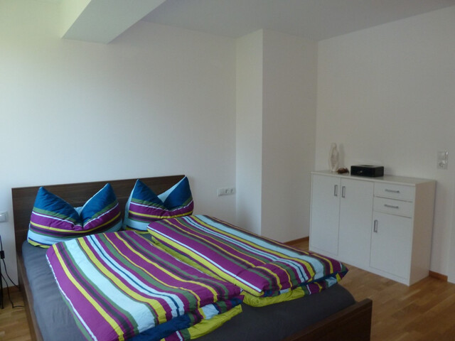 CHARMANTE DACHGESCHOSSWOHNUNG IN ZENTRALER LAGE
