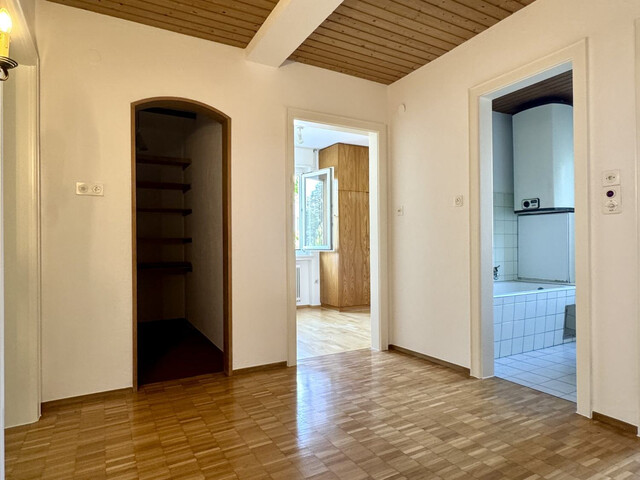 3 Zimmerwohnung mit Platz und Potential