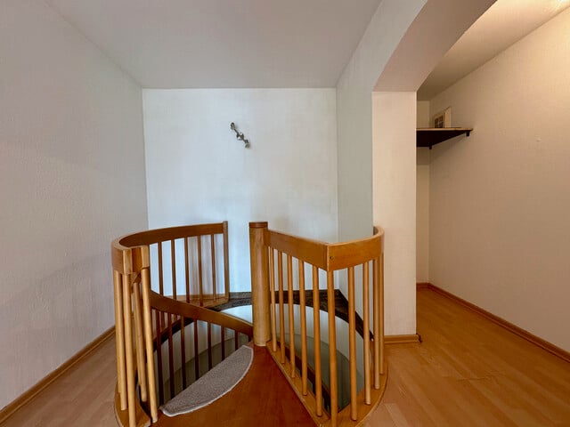 "ohne Provision" helle, geräumige 3 Zimmer Wohnung über 2 Etagen