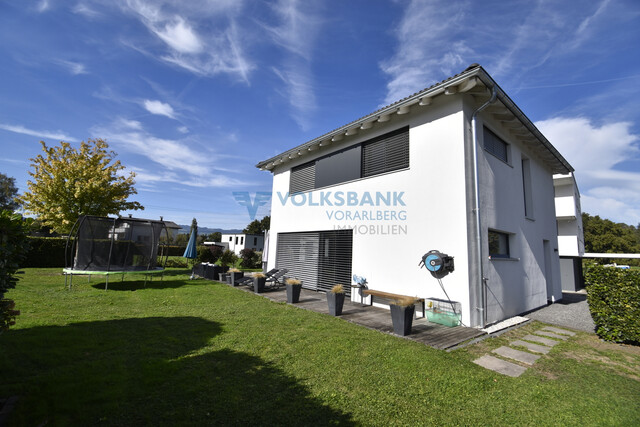 Jung, modern, hochwertig – Ihr Traumhaus in Toplage!