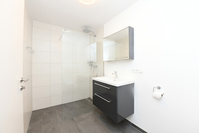 Moderne 3-Zimmer-Wohnung mit großem Garten und Terrasse