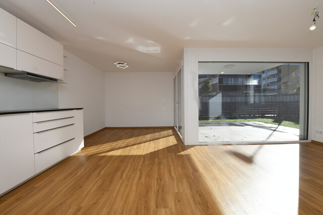 Moderne 3-Zimmer-Wohnung mit großem Garten und Terrasse