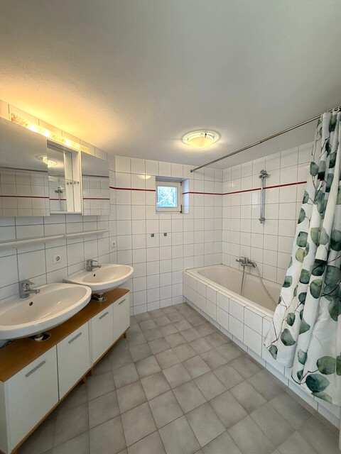 Rückzugsort im Grünen! Wohnhaus in idyllischer Waldrandlage mit zwei separaten Wohnungen.