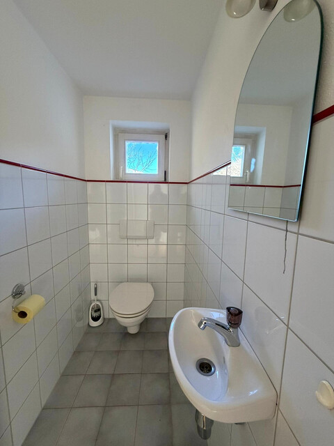 Rückzugsort im Grünen! Wohnhaus in idyllischer Waldrandlage mit zwei separaten Wohnungen.