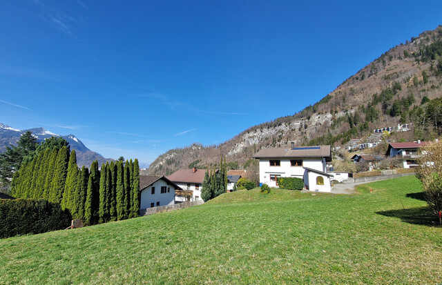 Grundstück mit 513m²  - Panorama-Ausblick über die Alpenstadt