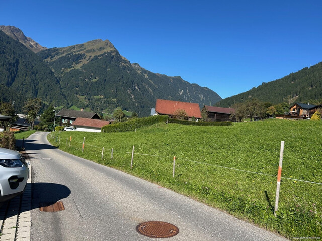 2.702m² sonniges Grundstück in St. Gallenkirch in ruhiger Bestlage oberhalb der Schattengrenze