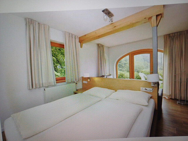 wunderschöne 1 Zimmer Gartenwohnung mit sensationellem Ausblick