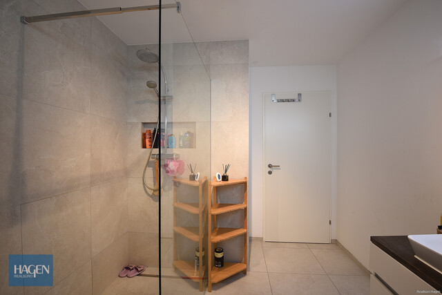 Zeitlose Eleganz trifft Wohnkomfort – Hochwertige 4-Zimmer-Gartenwohnung