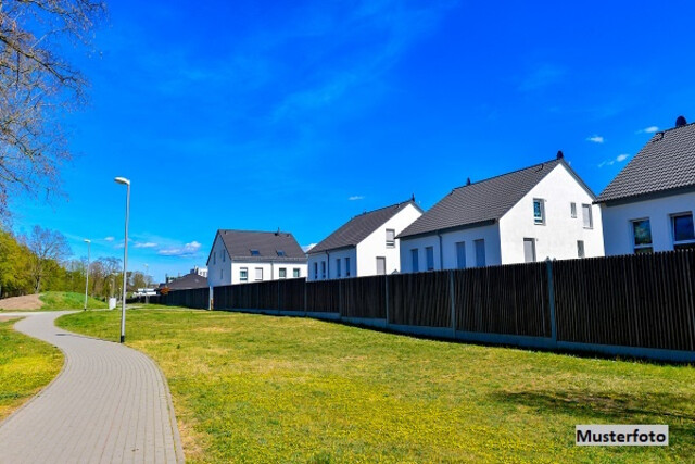 Einfamilien-Doppelhaushälfte in sehr gutem Zustand